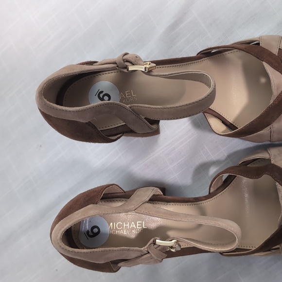 Michael Kors sandals, brown tan leather, thick heel, women's sz 9 - Picture 9 of 12
